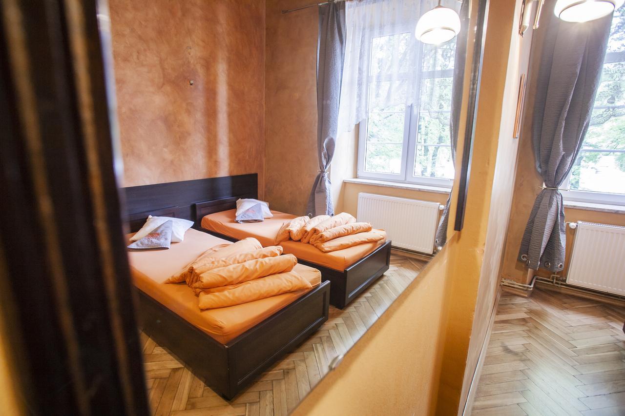 Bed and Breakfast Momotown Privates Краков Экстерьер фото