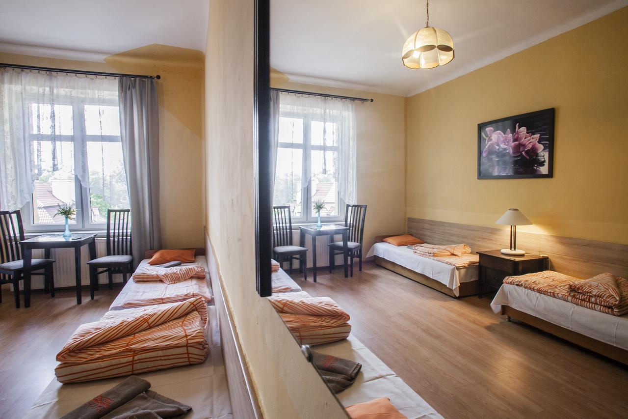 Bed and Breakfast Momotown Privates Краков Экстерьер фото