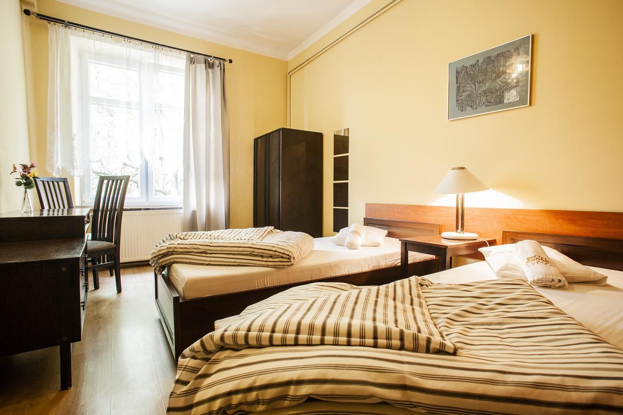 Bed and Breakfast Momotown Privates Краков Экстерьер фото